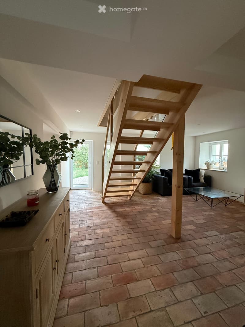Maison de caractère avec terrasse et jardin (2)