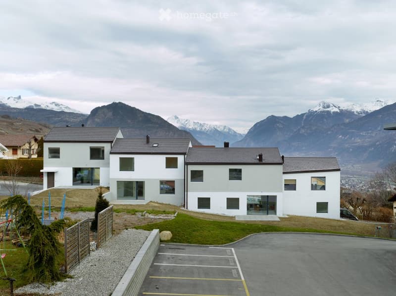 CHAMPLAN - Magnifique app 4.5 pce - 146 M2 avec jardin privé (3)