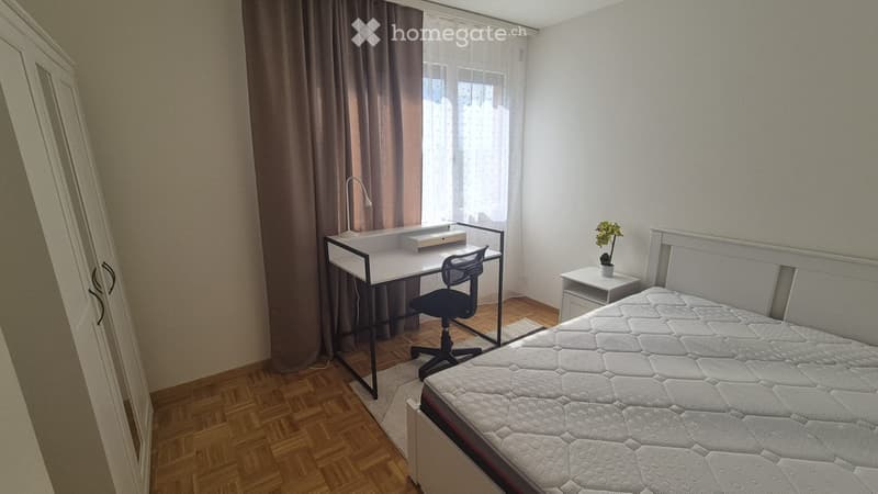Chambre meublée (1)