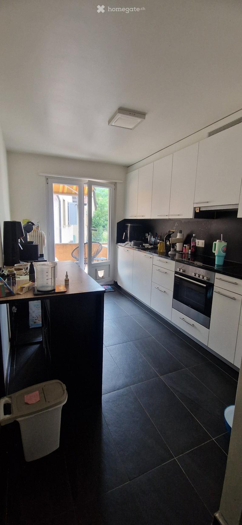 Charmant appartement de 2,5 p. avec balcon + vue à St-Blaise (4)