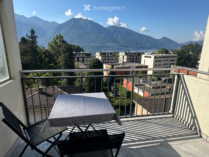Lake & Mountain View - beautifully renovated 1.5-room attic (1)
