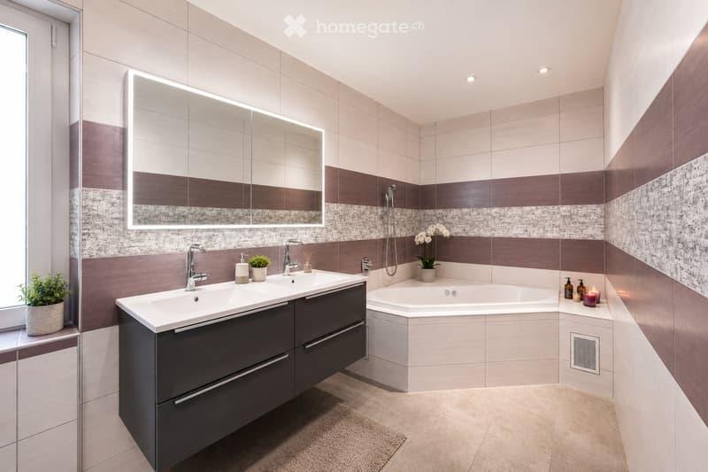 Belle maison récemment rénovée de 8.5 pcs avec grand jardin (10)