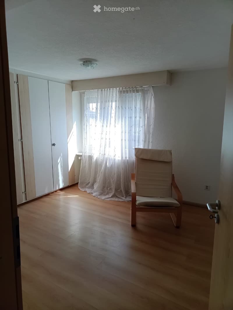 Schöne Dachwohnung zu vermieten (2)