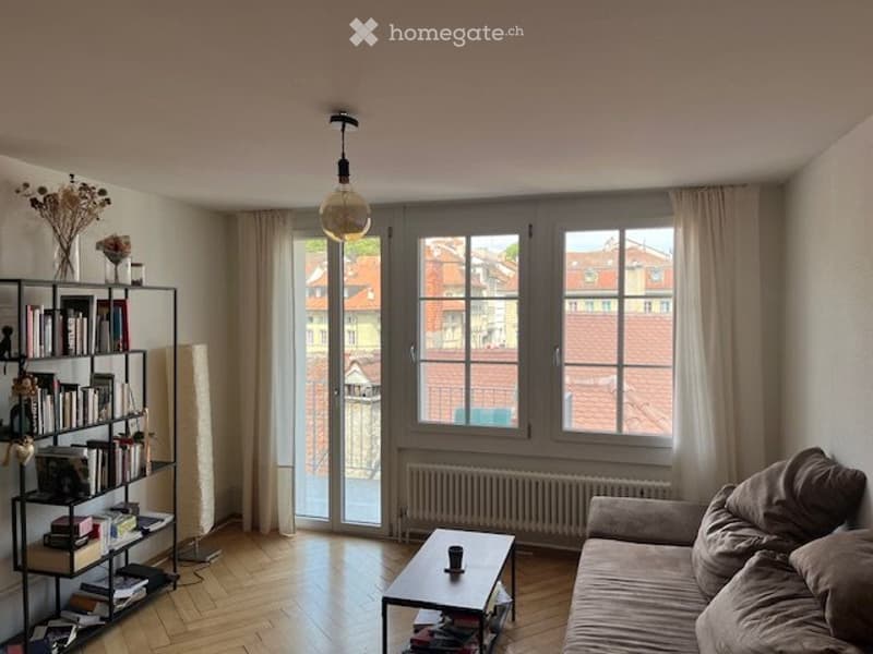 Appartement charmant, Rue des Epouses, 4ème étage, (2)