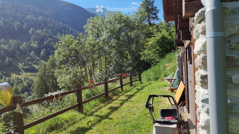 2 pièces meublé au rez d'un chalet à Mâche sur Hérémence (5)