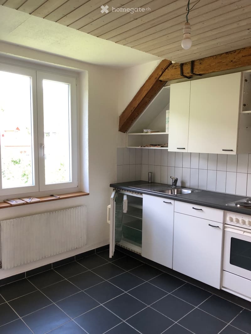 Charmante Dachwohnung in ruhigem Altbau (4)