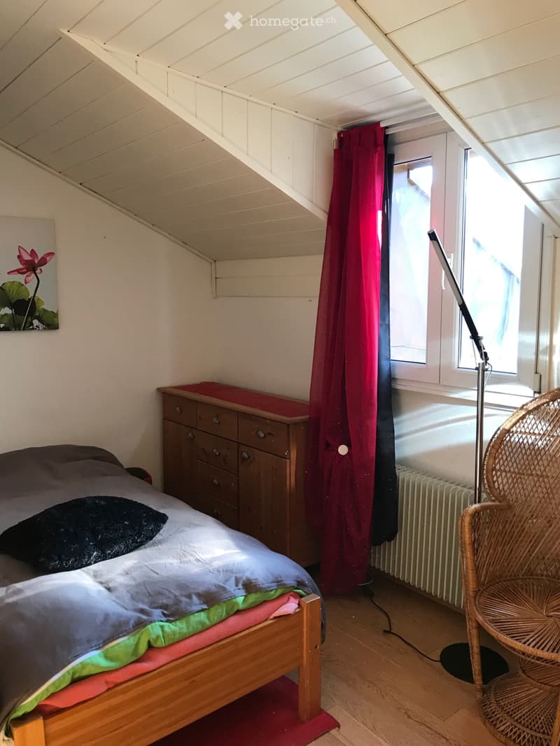 SION, chambre indépendante meublée, 100m de la vieille ville (1)
