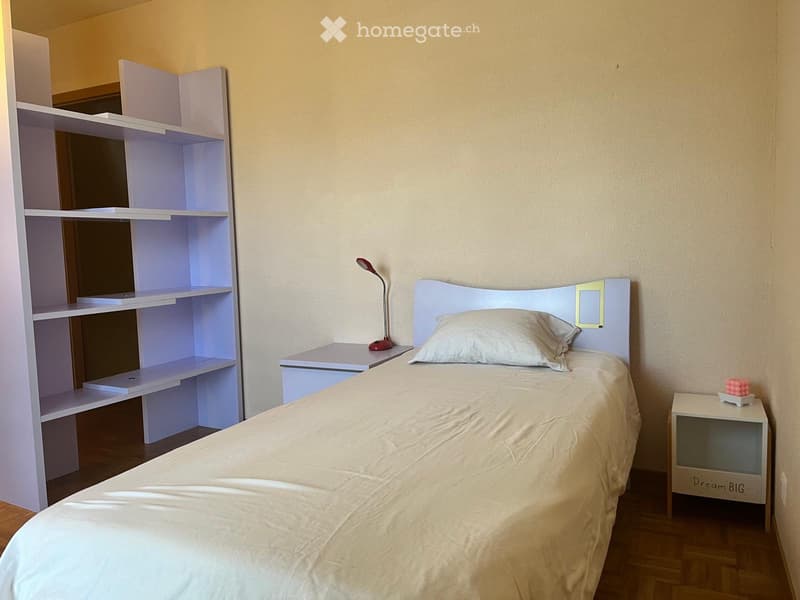 Belle chambre meublée  Étudiante  Aire-la-Ville (3)