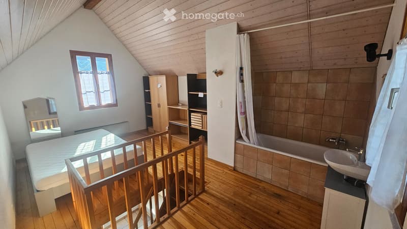 Petite maison indépendante 2 pièces duplex, jardin, à Vex (5)