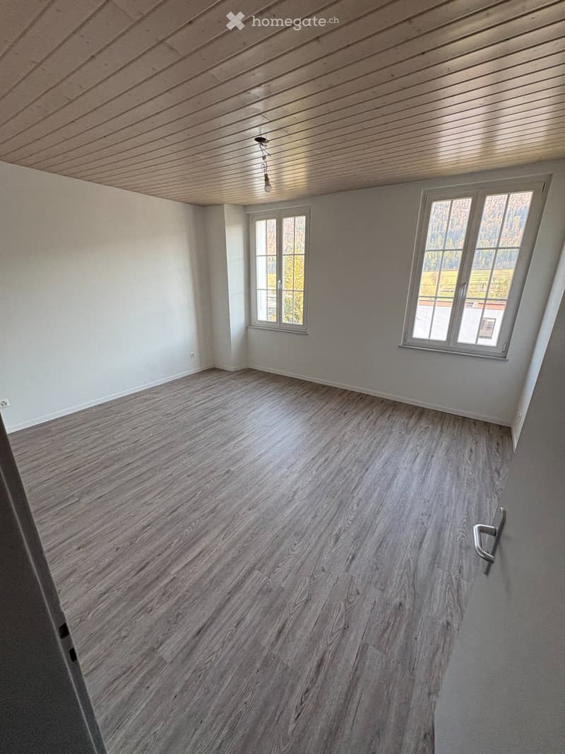 Superbe 3.5pcs entièrement rénové à St-Imier (3)