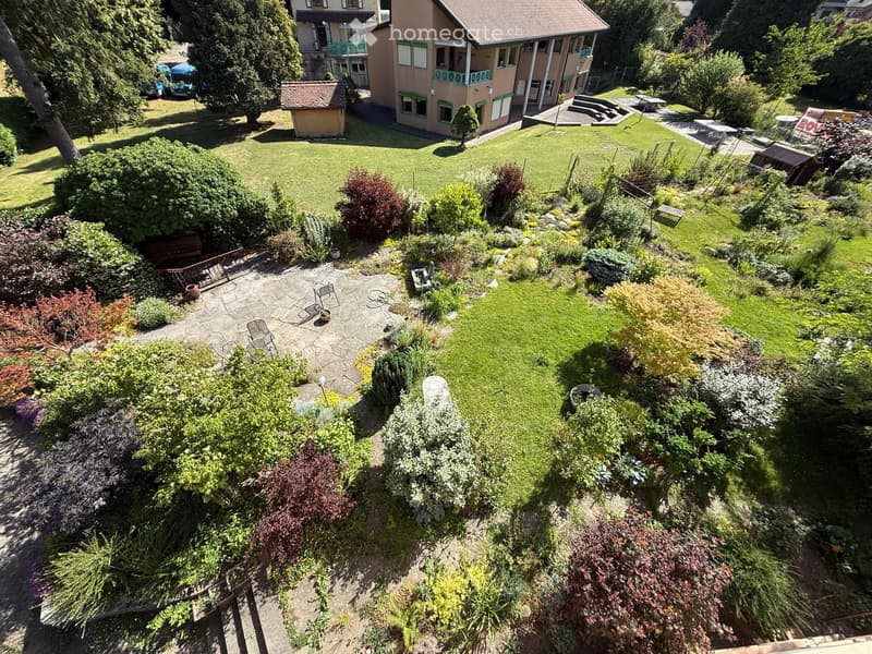 Appartement sous les toits avec accès jardin (1)