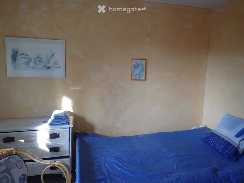 Petite chambre au rez d'une maison familiale, bord du lac (2)