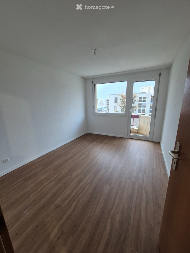 + charges 160.00 + garage sous-terrain 95.00 (2)