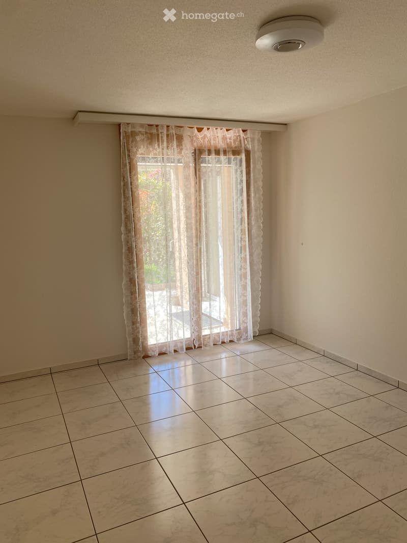 Charmante 2.5-Zimmer-Wohnung mit Gartensitzplatz ab sofort (3)