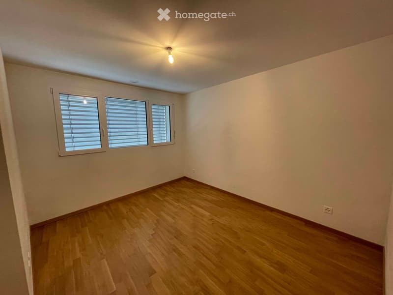 Appartement 2,5 pièces avec grand balcon / vue sur montagnes (4)