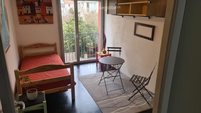 Loue chambre chez un particulier (1)