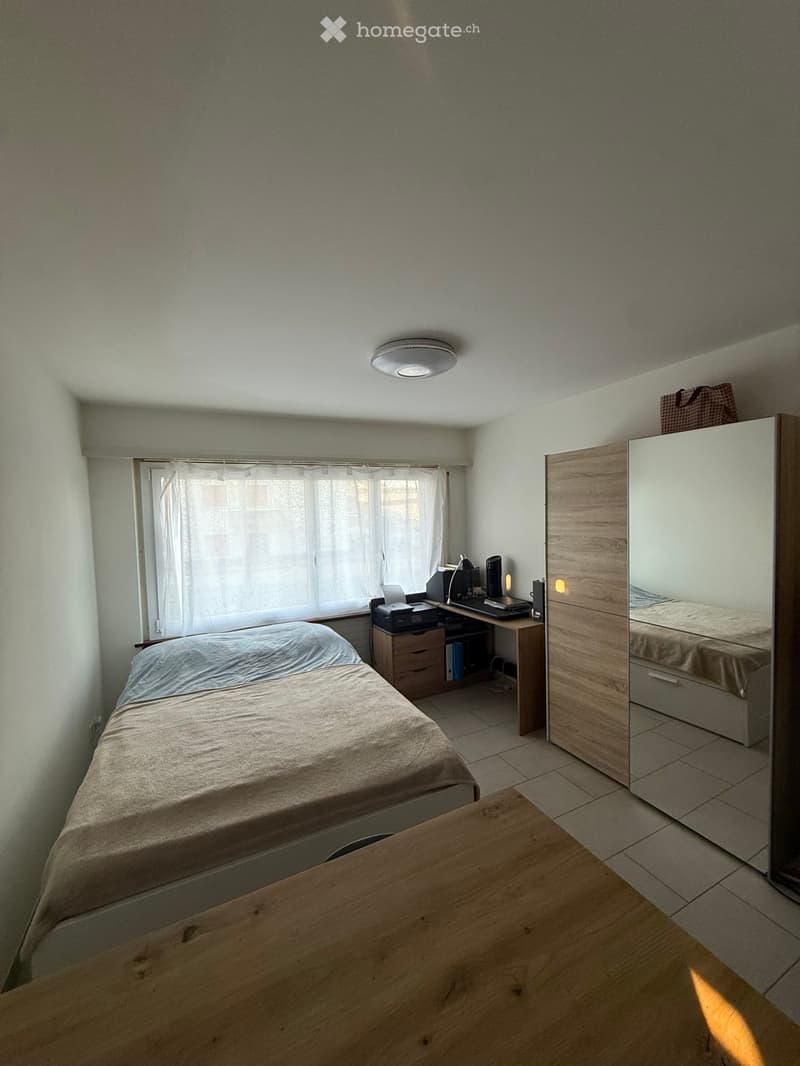 Urgent : studio 1.5 pièces pour le 1er septembre (1)