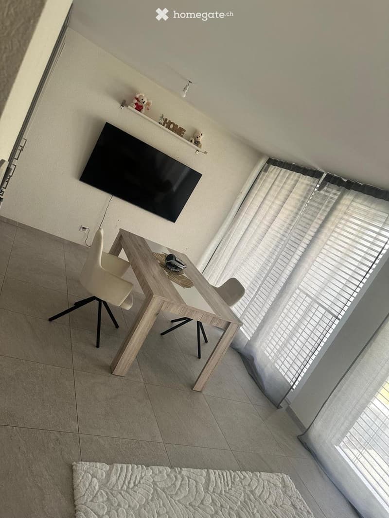 À louer Beau studio lumineux à Chavornay CHF 1250. CC (4)