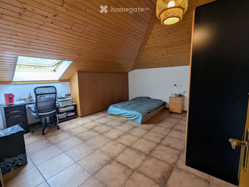 Charmant attique 2,5 pièces avec terrasse au centre de Sion (4)