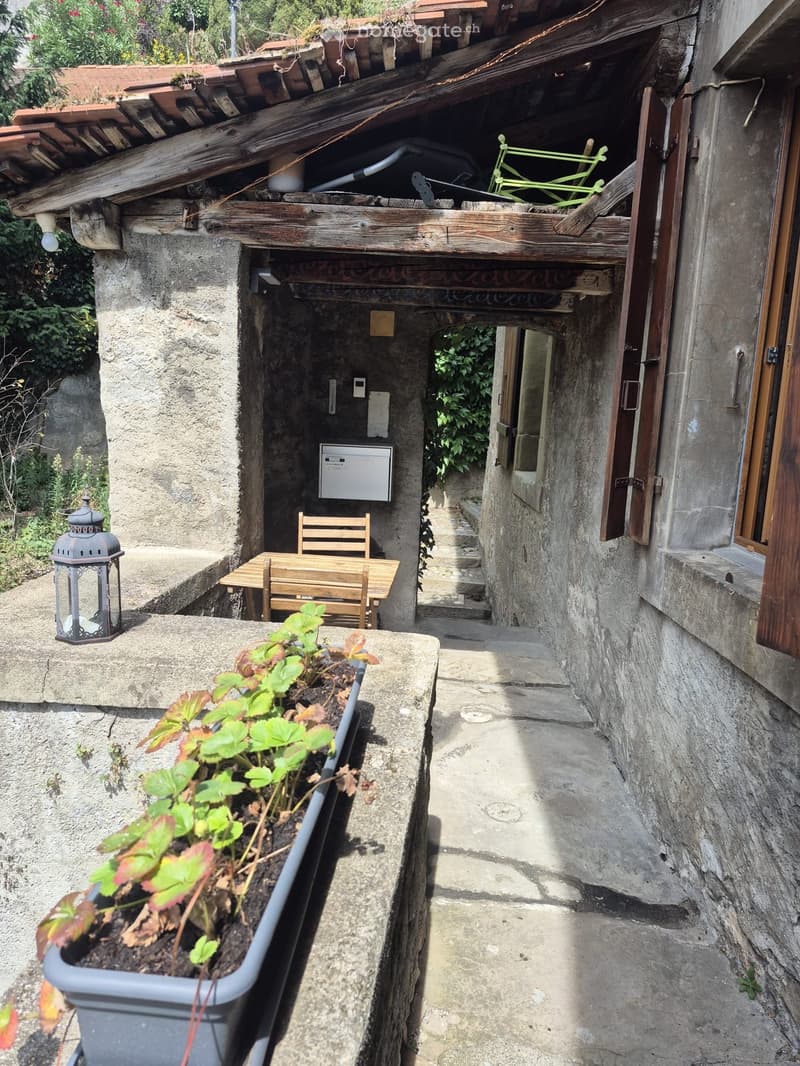 Charmant 2,5p à St-Saphorin (2)