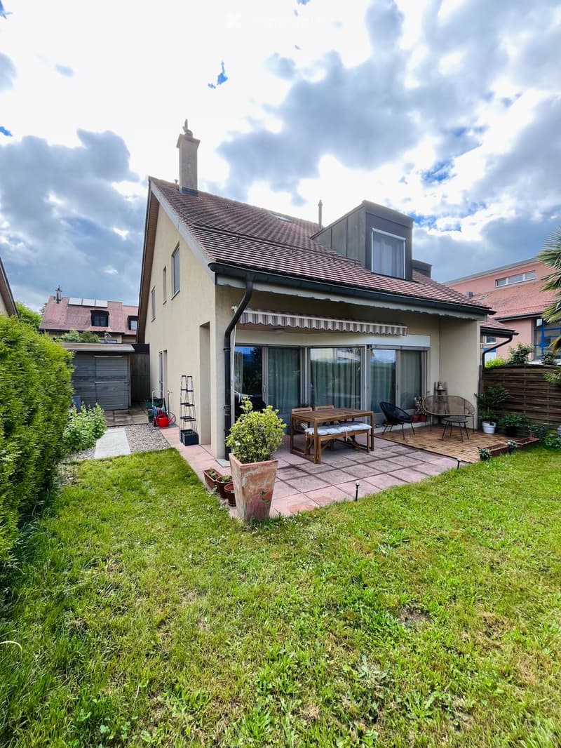 Spatieuse villa jumelle dans un endroit calme (3)
