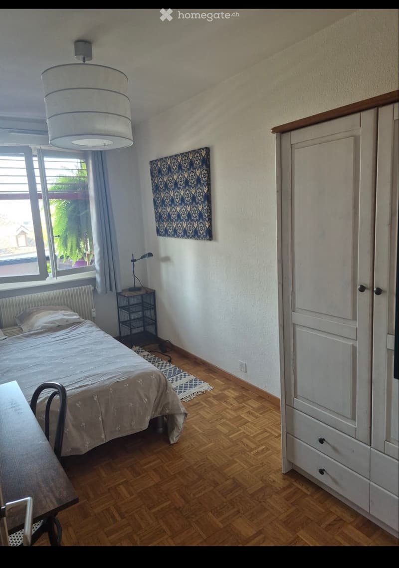 Sous loue une chambre meublée (2)