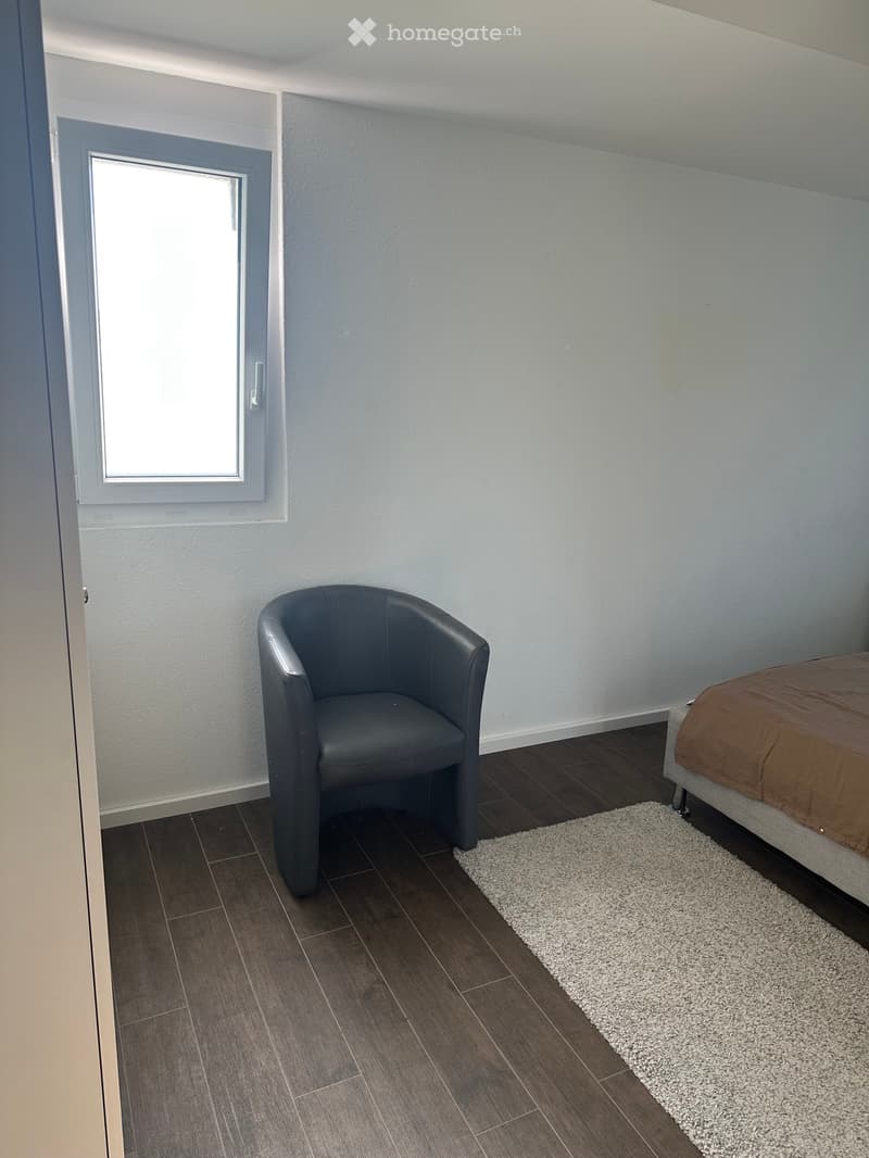 Chambre à louer pour étudiante Wavre / La Tène (2)