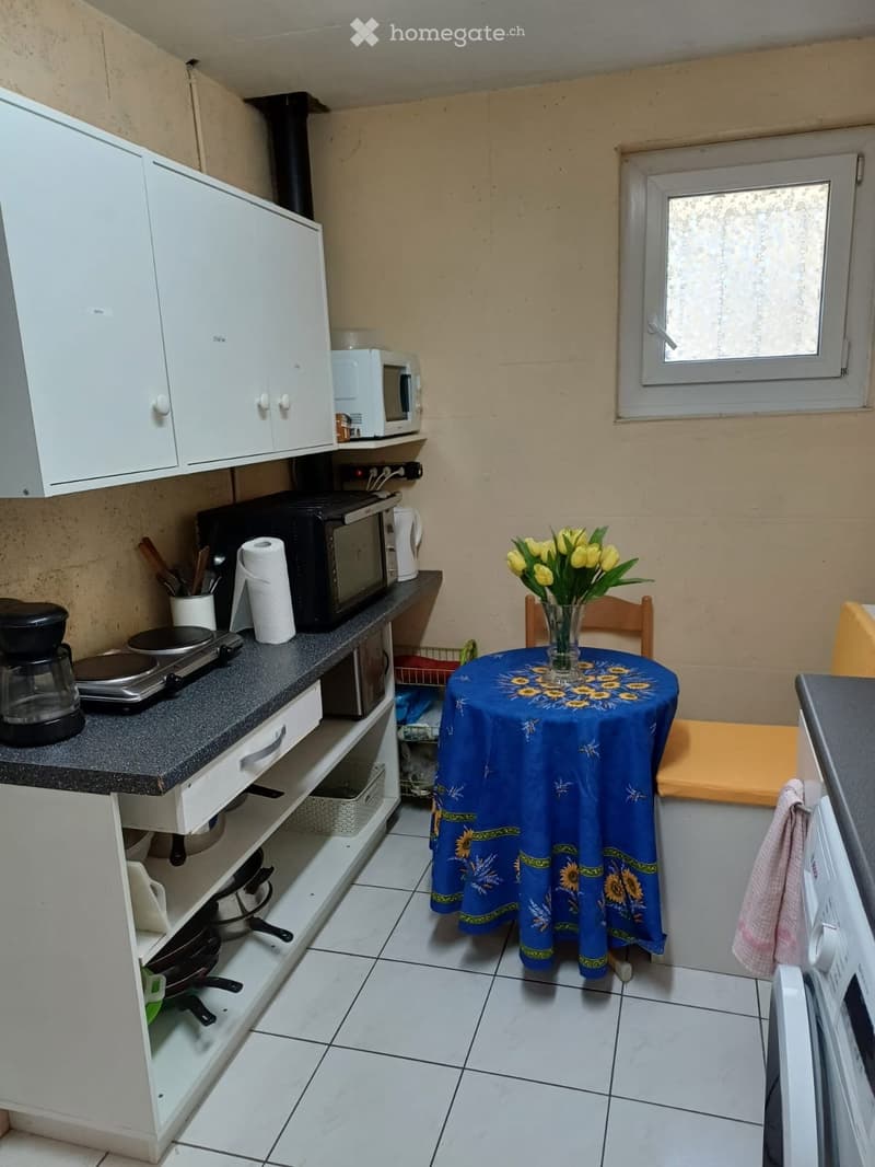 Chambre meublée à louer dans une villa familiale (4)