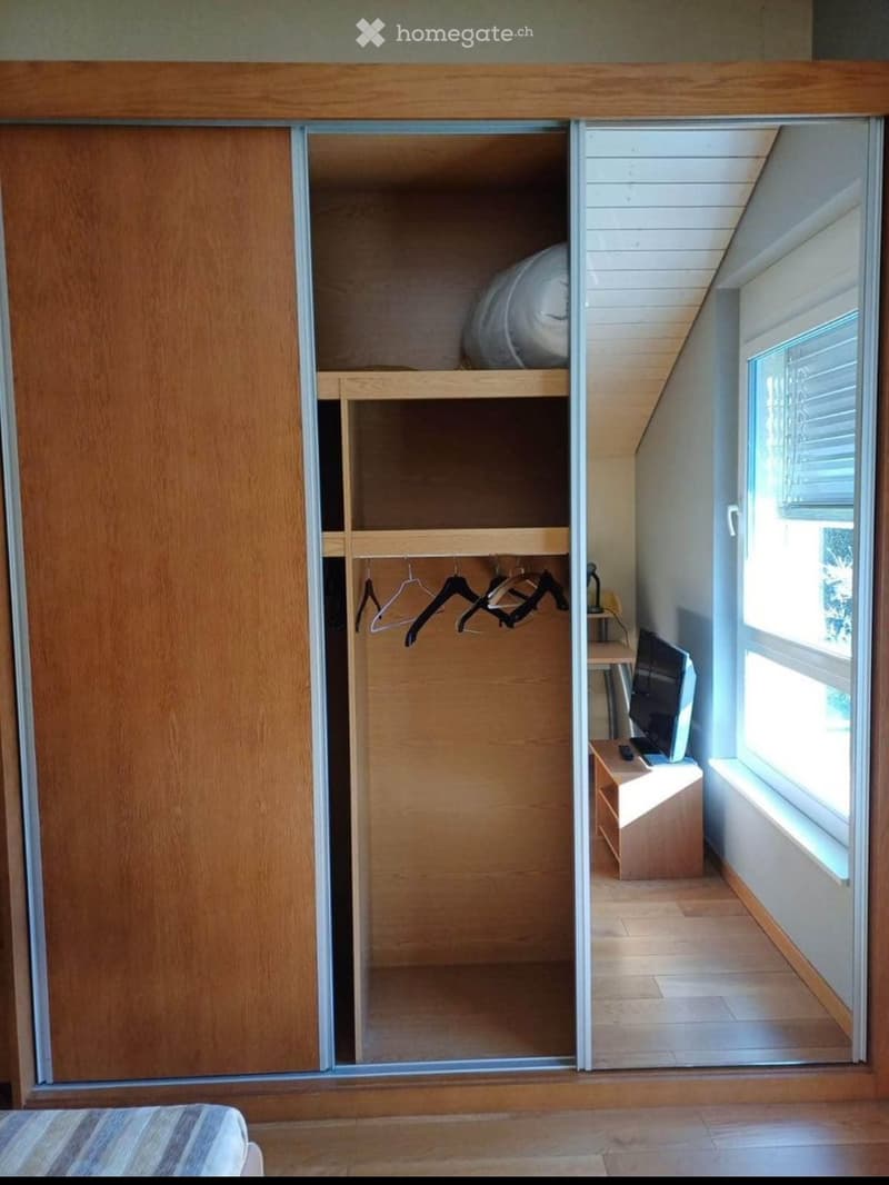 Chambre meublée à louer dans une villa familiale (2)