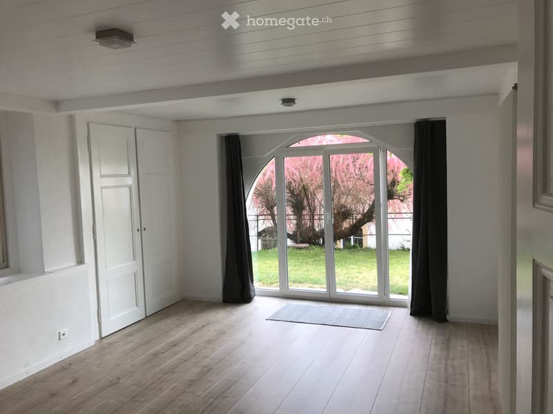 A louer studio à ETUDIANTE, quartier UniMail, Neuchâtel (1)