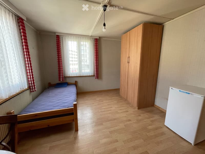 verschiedene möblierte Zimmer in Niederuzwil (1)