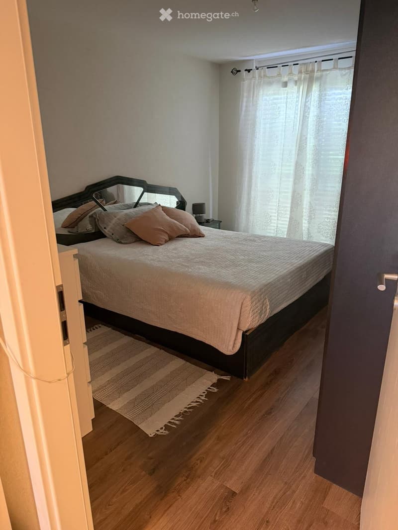 Grand appartement à louer avec place de parc intérieure (3)