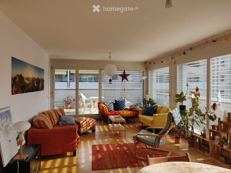 Chambre avec salle de bain et terrasse dans grand appart. (2)
