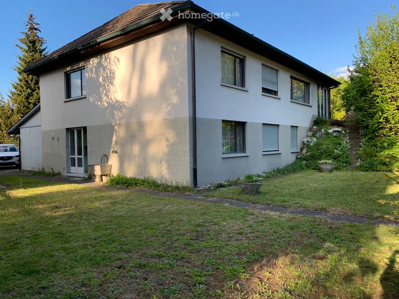 Attraktive 2.5-Zimmerwohnung mit grosszügigem Privatgarten (5)