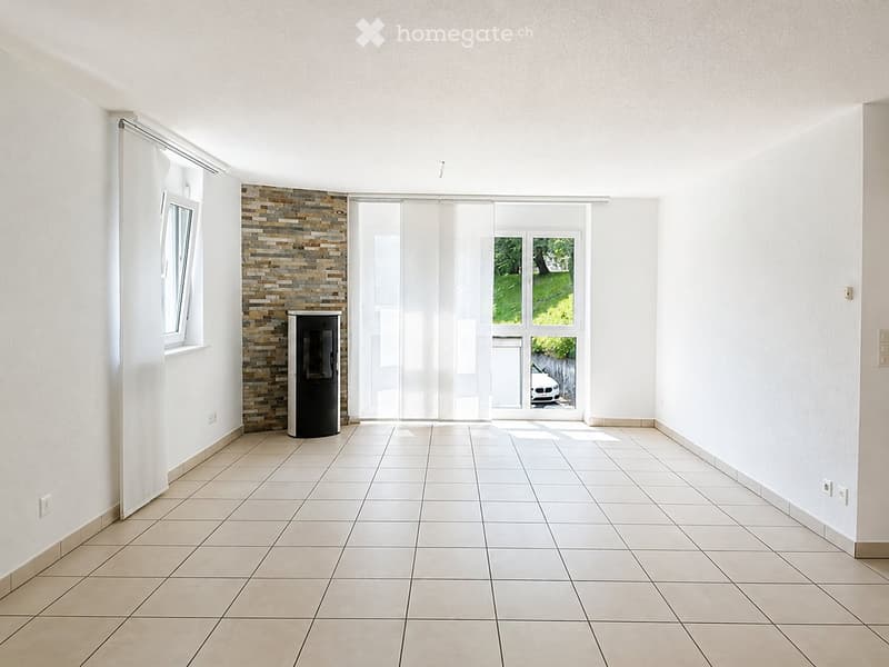À LOUER SPACIEUX 4,5 PIÈCES AVEC BALCON, ASCENSEUR, GARAGE (1)