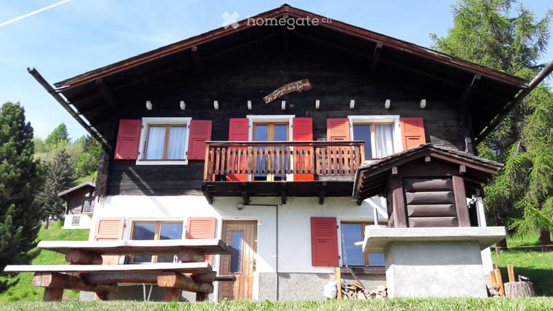La Tzoumaz - A louer à la saison appartement dans chalet (1)