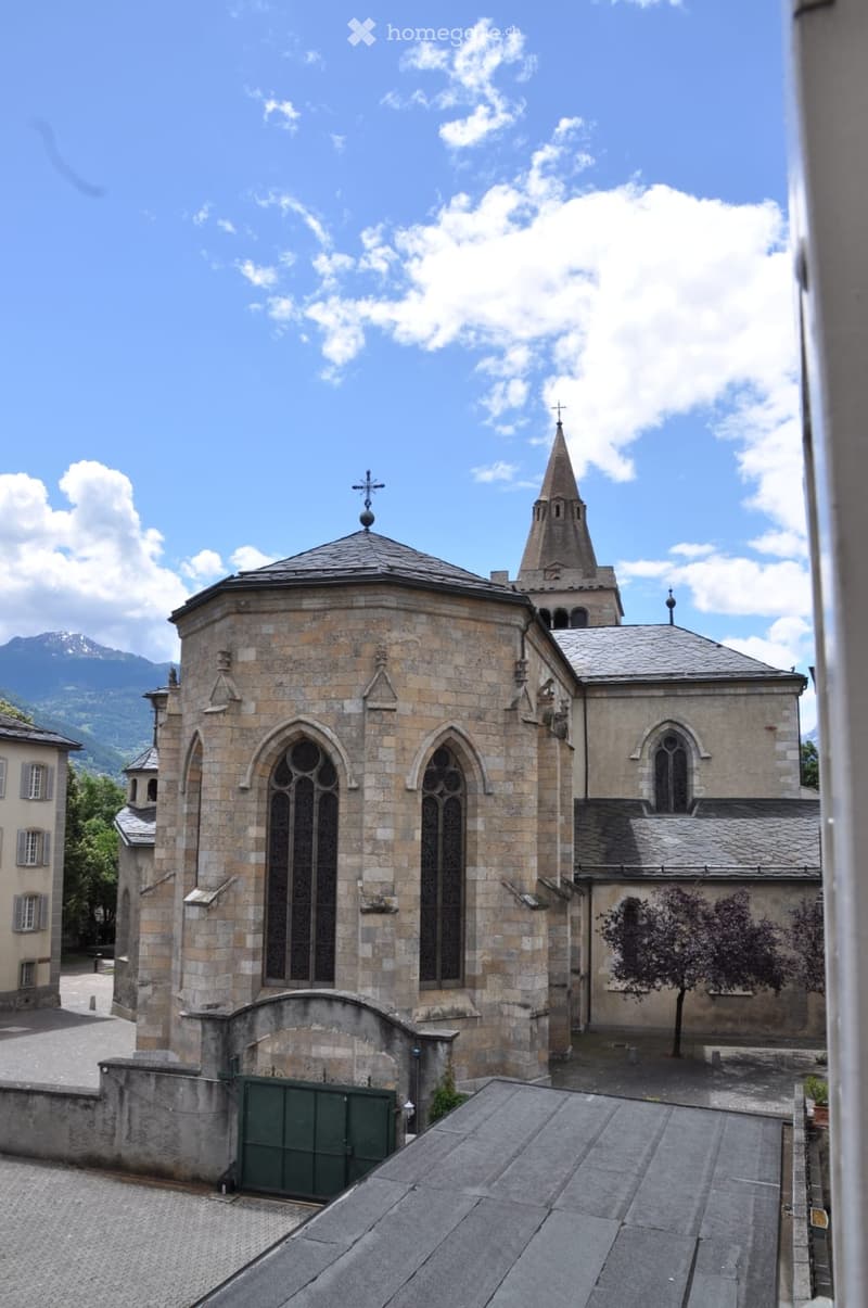 À louer studio au coeur de la vieille ville de Sion (1)