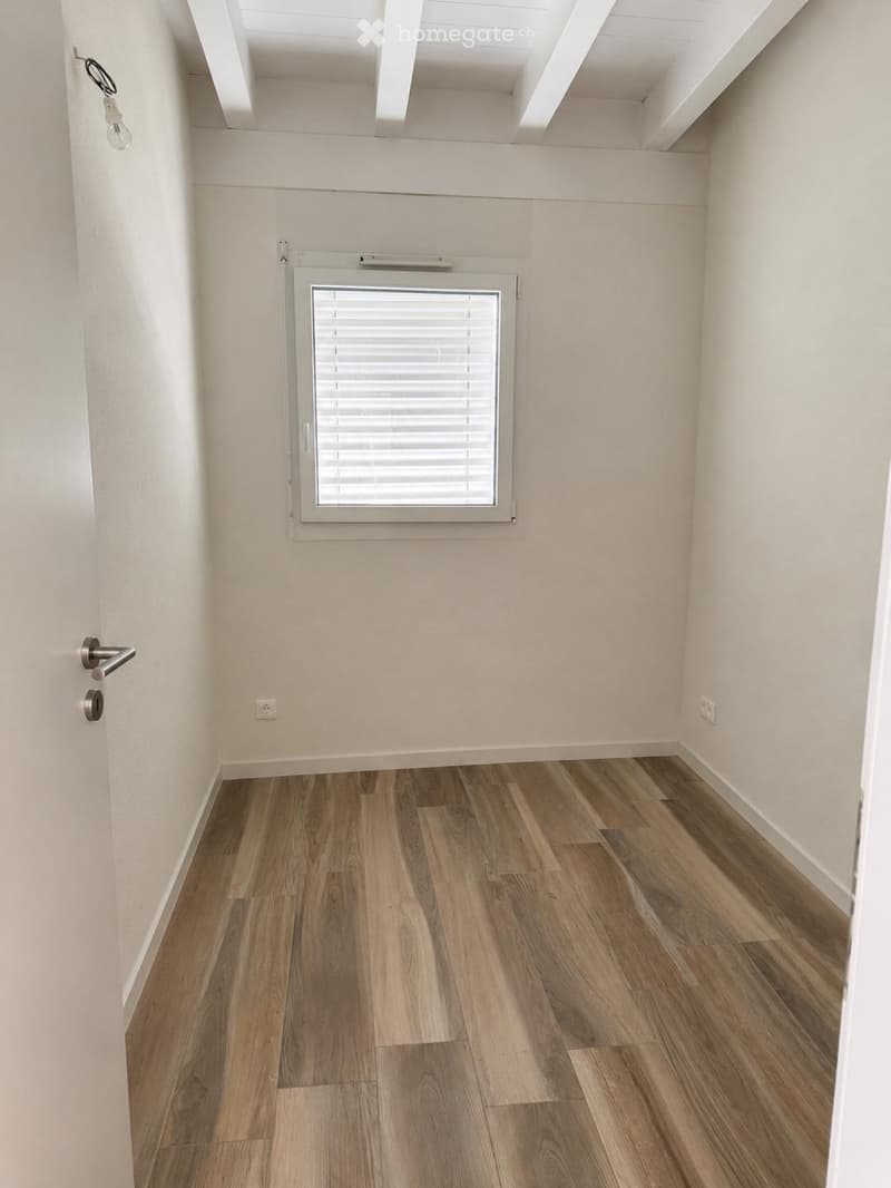Appartement à louer 3,5 pièces 1500 .- à Saxon (2)