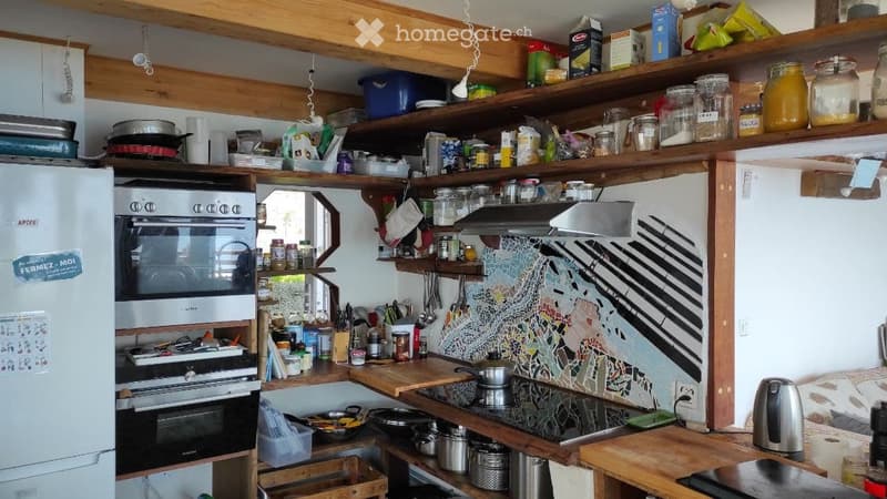 Une chambre si libère dans une Ecovillage (4)
