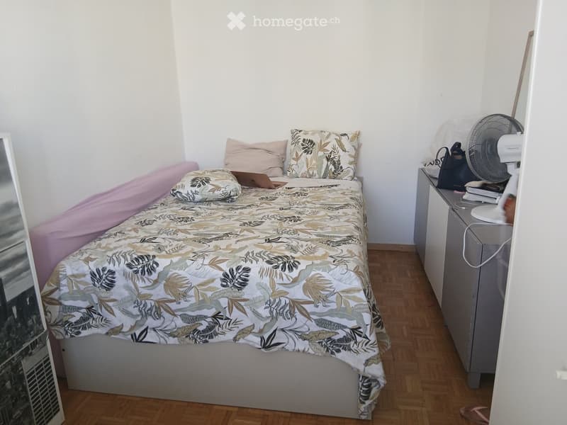 Chambre a Louer en Apartment tres calme (1)