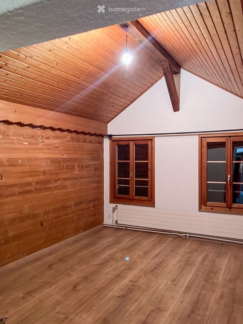 Gemütliche 2.5 Zimmer Dachwohnung (plus zwei kleine Zimmer) (4)