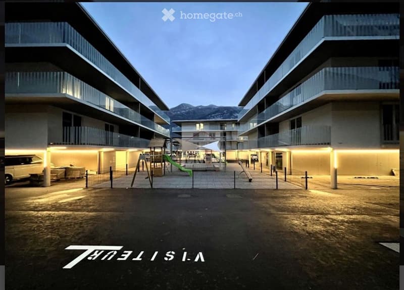 Studio de 42 m2 avec balcon et vue + cave + parking couvert (5)