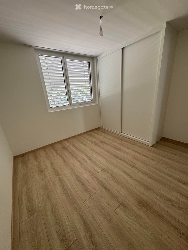 À louer  Appartement neuf de 3.5 pièces en attique (3)