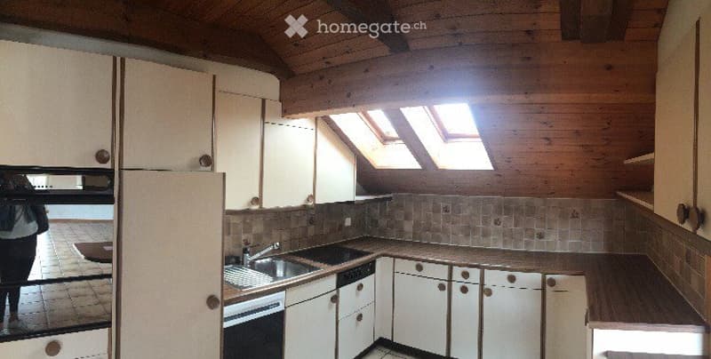 Grande appartement mansardé à louer - 3.5 pcs. Bienne (4)
