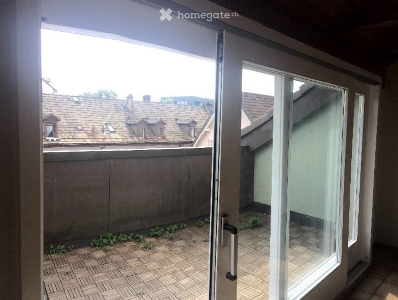 Grande appartement mansardé à louer - 3.5 pcs. Bienne (2)
