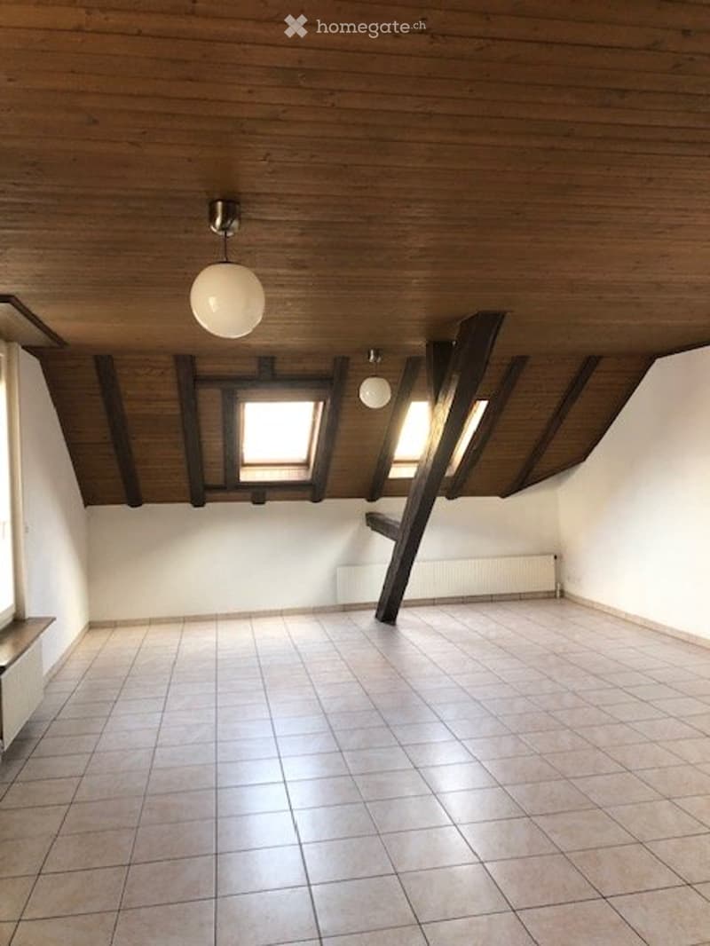 Bel appartement mansardé 2.5 pièces à Bienne (3)