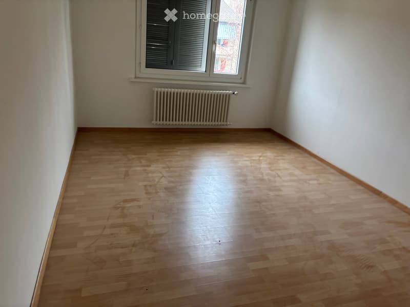 Sehr schöne Großzügiger Wohnung zu vermieten (3)
