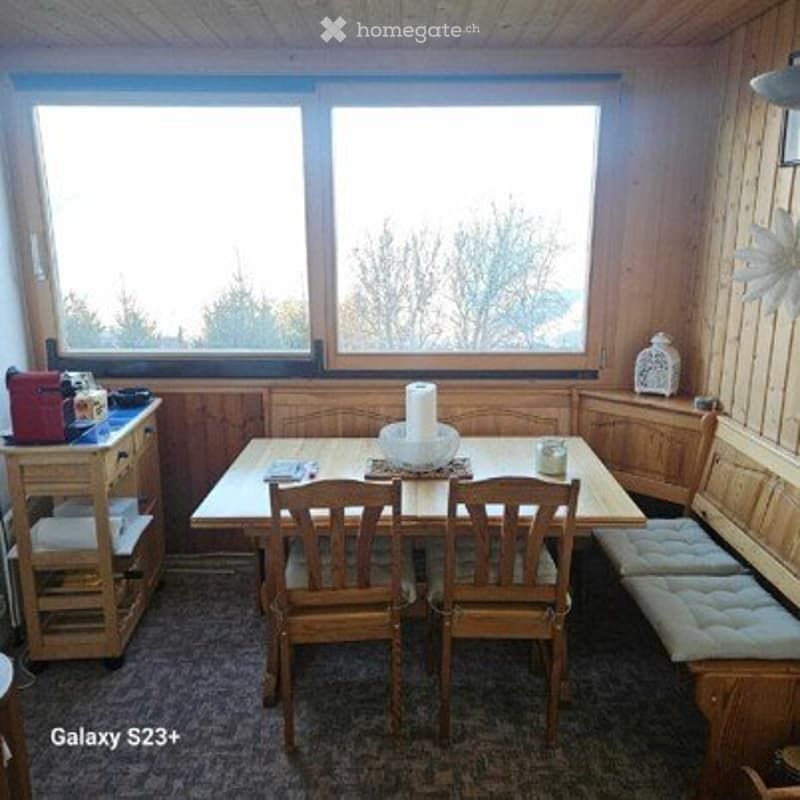 Grand studio à louer à l'année (3)