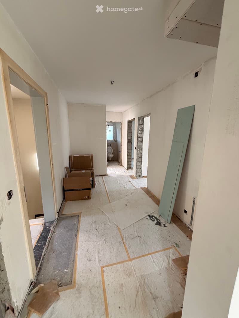 À LOUER À CORIN  APPARTEMENT 4,5 PIÈCES ENTIÈREMENT RÉNOVÉ (2)