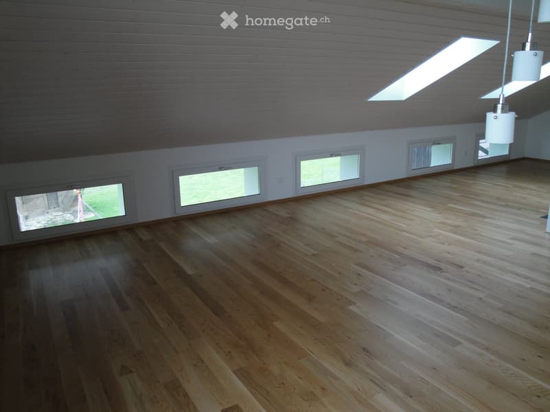Charmante 3.5-Zimmer-Dachwohnung mit Balkon in Mühlau (4)